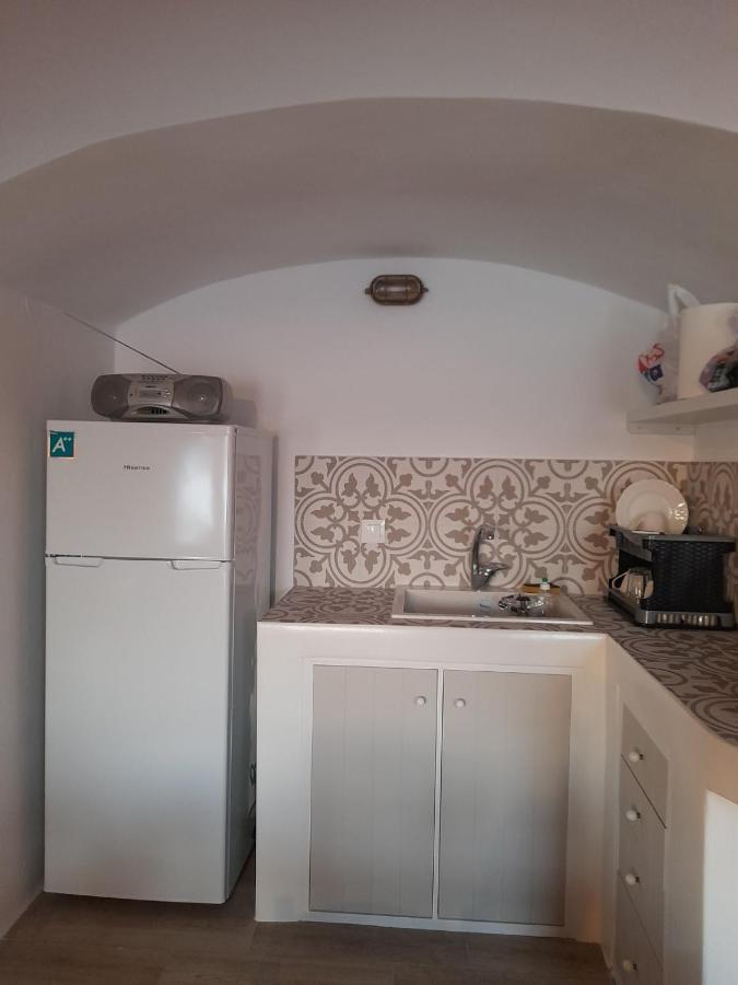 Milos By The Sea - Eco House Plaka  外观 照片