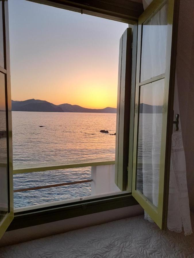 Milos By The Sea - Eco House Plaka  外观 照片