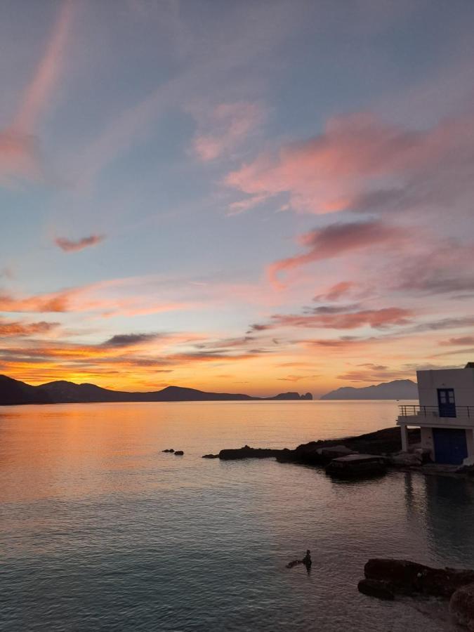 Milos By The Sea - Eco House Plaka  外观 照片