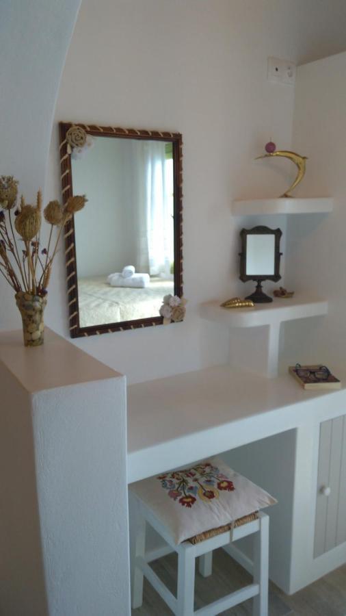 Milos By The Sea - Eco House Plaka  外观 照片
