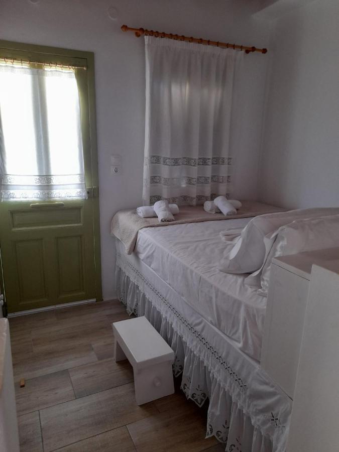 Milos By The Sea - Eco House Plaka  外观 照片