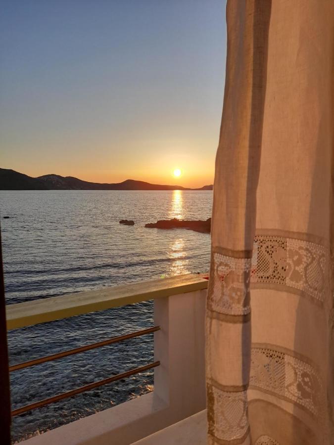 Milos By The Sea - Eco House Plaka  外观 照片
