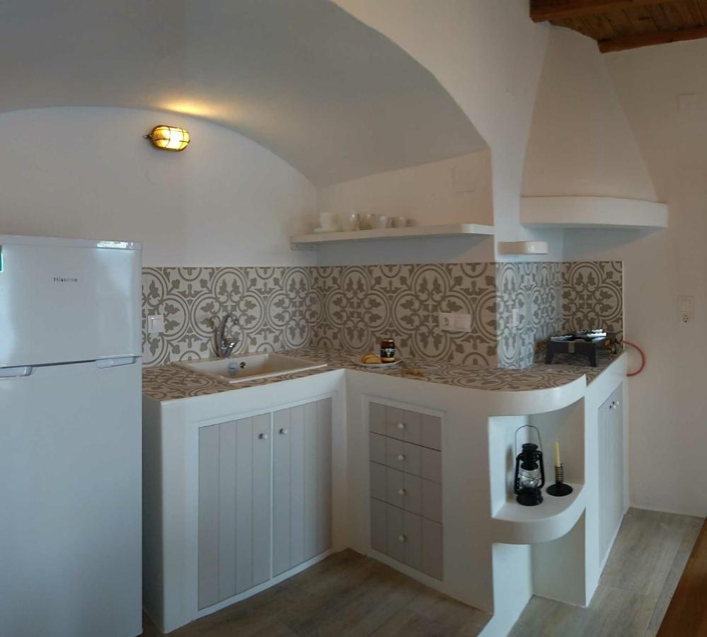 Milos By The Sea - Eco House Plaka  外观 照片