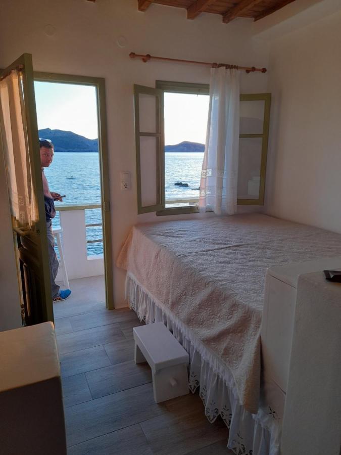 Milos By The Sea - Eco House Plaka  外观 照片