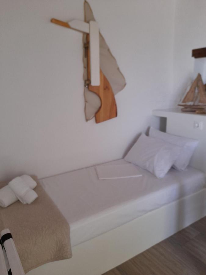 Milos By The Sea - Eco House Plaka  外观 照片